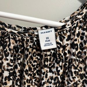 1X Old Navy cheetah print blouse